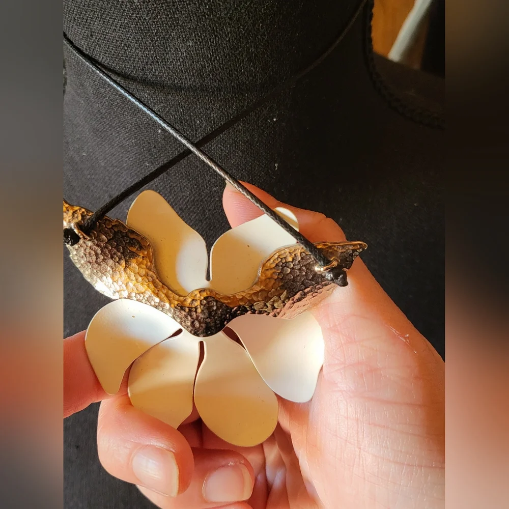 Yellow and Black Flower Pendant‎